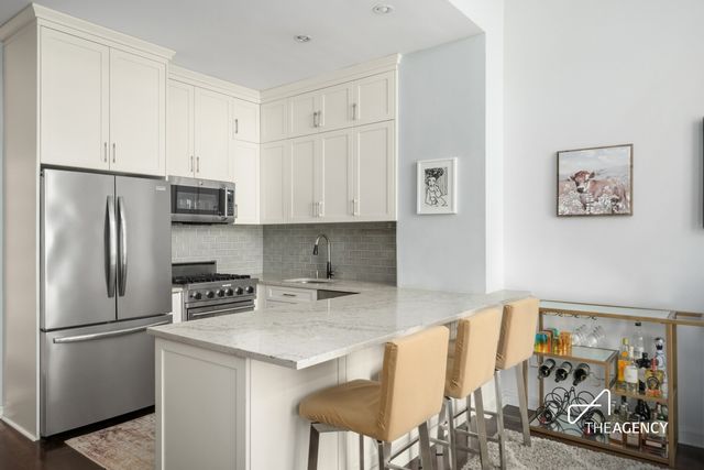 130 W 19th St Apt Thd, New York City, NY 10011