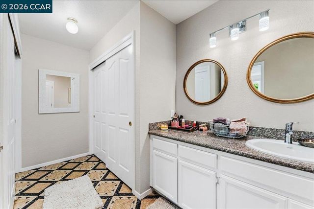 1734 Casa Grande St, Benicia, CA 94510