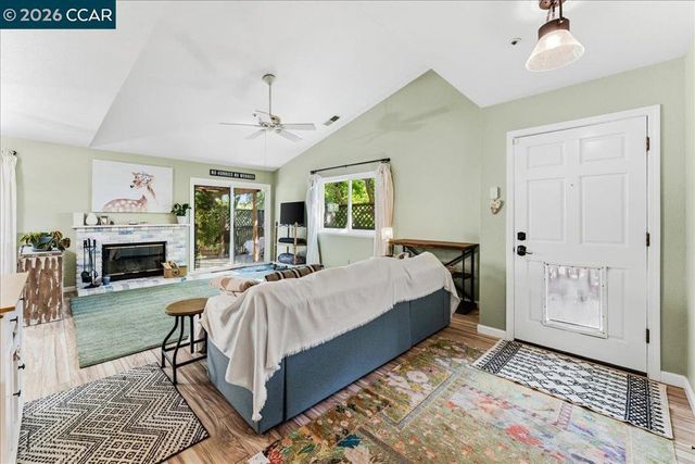 1734 Casa Grande St, Benicia, CA 94510