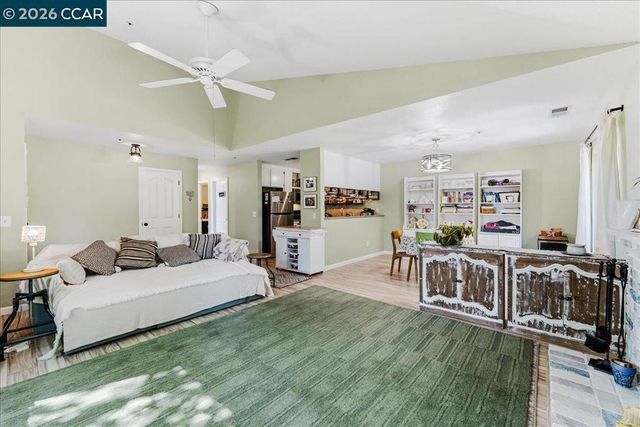 1734 Casa Grande St, Benicia, CA 94510