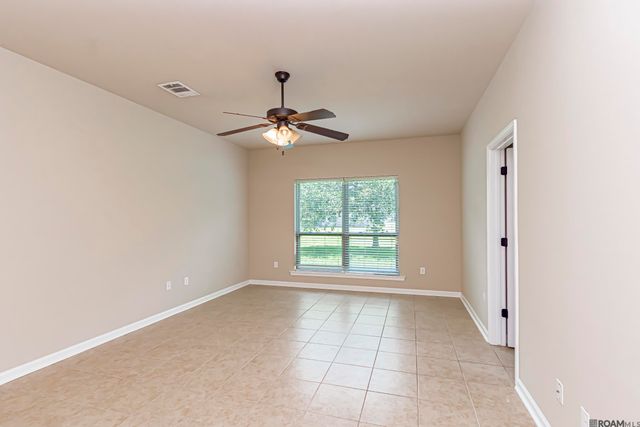 1521 S Sanctuary Ave, Gonzales, LA 70737