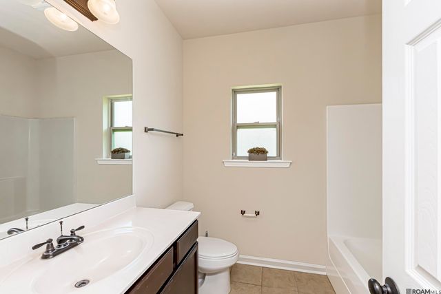 1521 S Sanctuary Ave, Gonzales, LA 70737