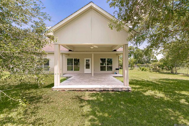 1521 S Sanctuary Ave, Gonzales, LA 70737