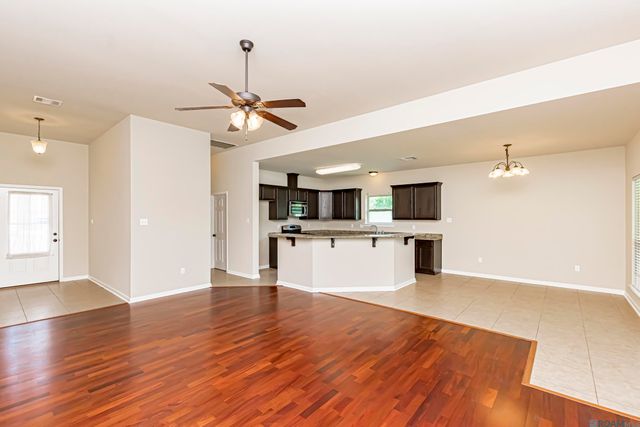 1521 S Sanctuary Ave, Gonzales, LA 70737