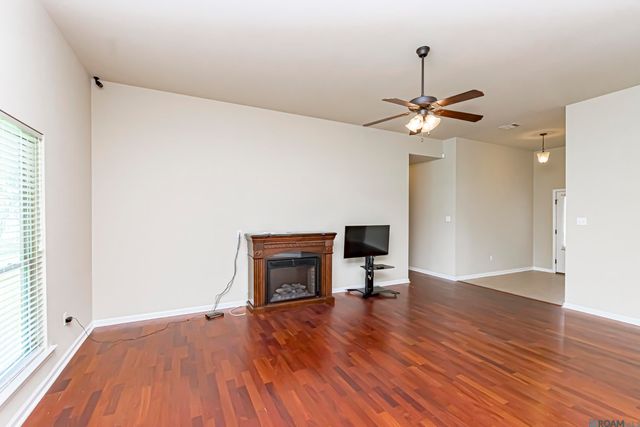 1521 S Sanctuary Ave, Gonzales, LA 70737