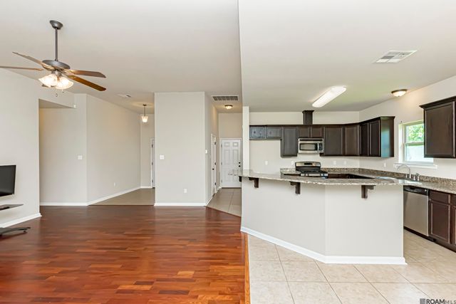 1521 S Sanctuary Ave, Gonzales, LA 70737