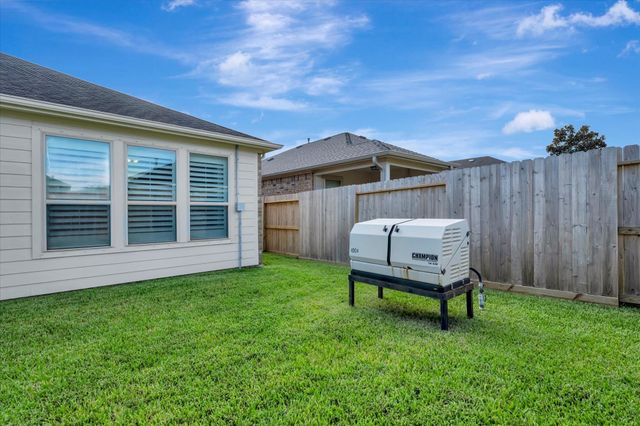 1541 Tuscan Village Drive, League City, TX 77573