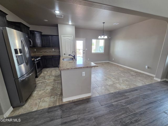 3800 LOMA JACINTO, El Paso, TX 79938