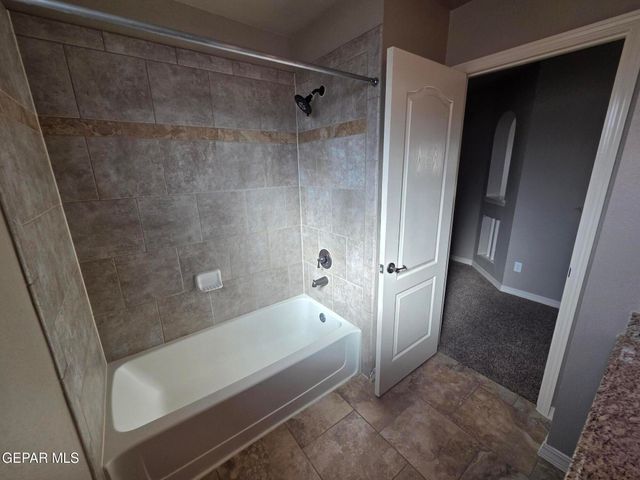 3800 LOMA JACINTO, El Paso, TX 79938