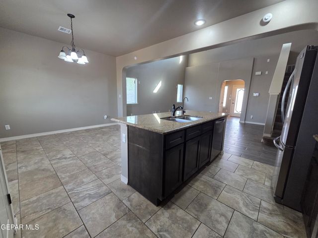 3800 LOMA JACINTO, El Paso, TX 79938