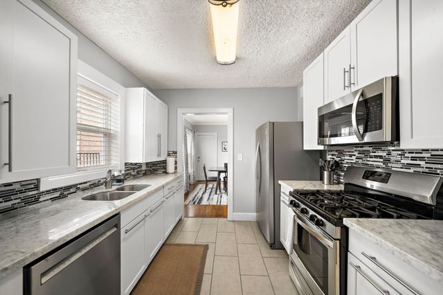 1635 Castle Court, Houston, TX 77006