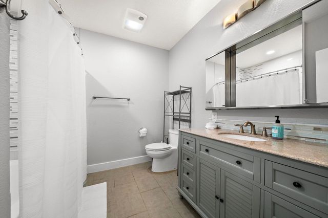 1635 Castle Court, Houston, TX 77006