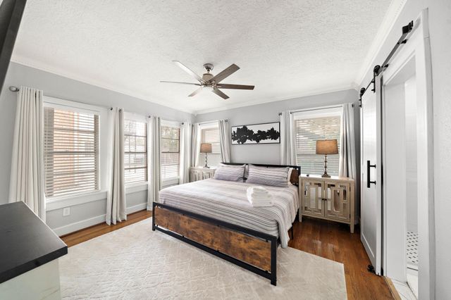 1635 Castle Court, Houston, TX 77006