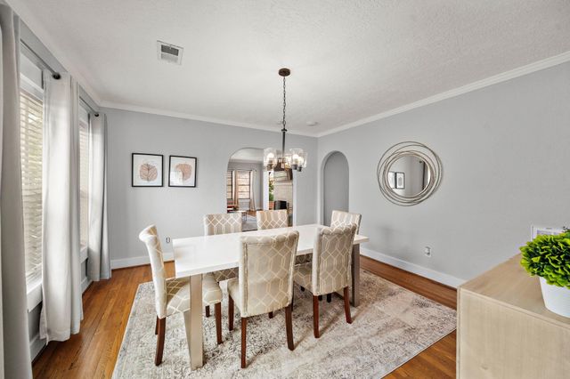 1635 Castle Court, Houston, TX 77006