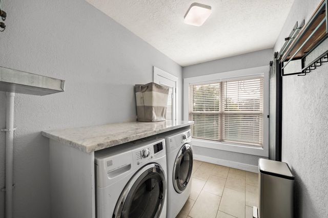 1635 Castle Court, Houston, TX 77006