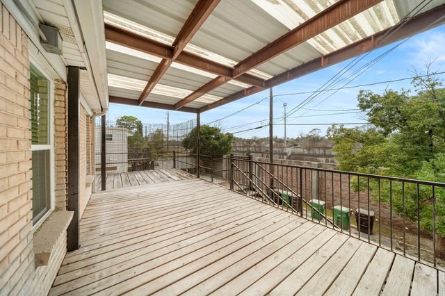 1635 Castle Court, Houston, TX 77006