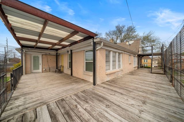 1635 Castle Court, Houston, TX 77006