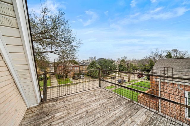 1635 Castle Court, Houston, TX 77006