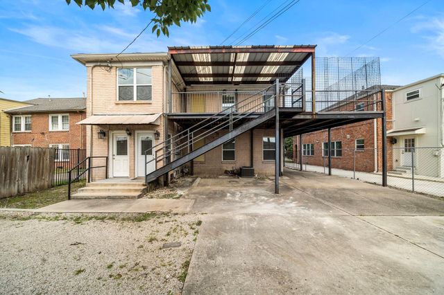 1635 Castle Court, Houston, TX 77006