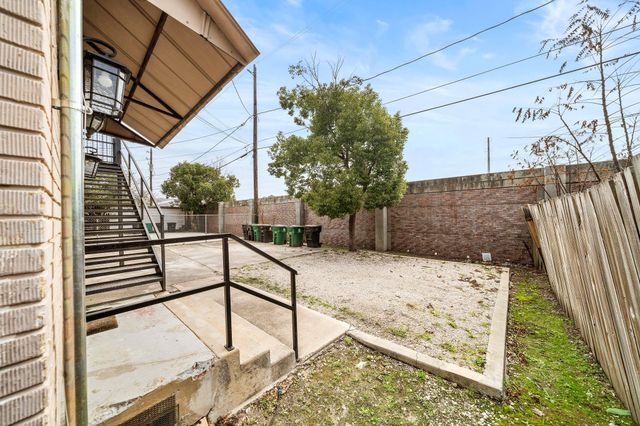 1635 Castle Court, Houston, TX 77006