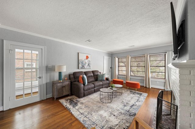 1635 Castle Court, Houston, TX 77006