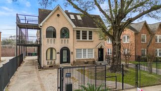 1635 Castle Court, Houston, TX 77006