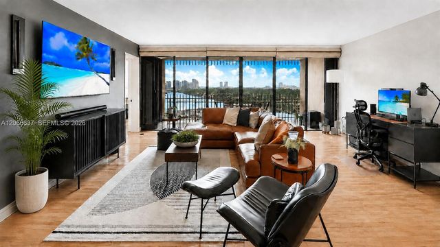 3 Grove Isle Drive C1208, Miami, FL 33133