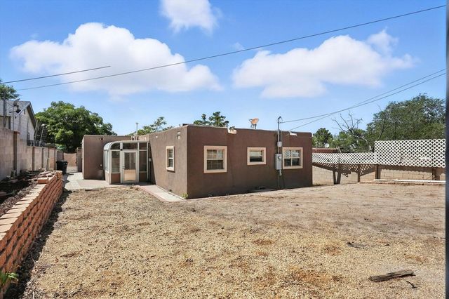 1632 Columbia Drive SE, Albuquerque, NM 87106