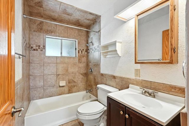 1632 Columbia Drive SE, Albuquerque, NM 87106