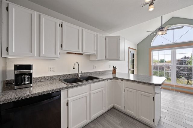 4131 Blue Jay Drive NE Unit C, Cedar Rapids, IA 52402