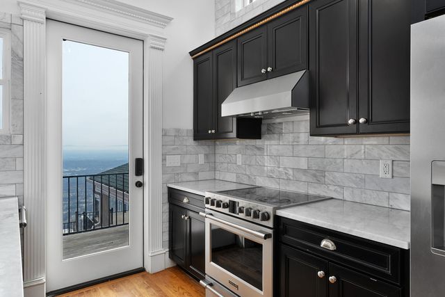 1115 E Brow Road, Lookout Mountain, TN 37350