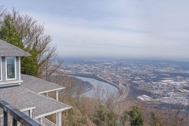 1115 E Brow Road, Lookout Mountain, TN 37350