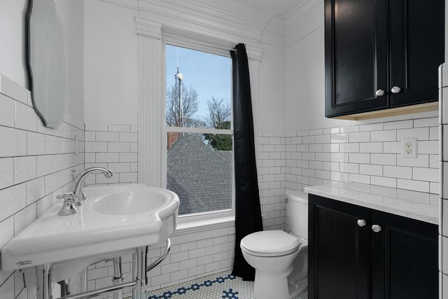 1115 E Brow Road, Lookout Mountain, TN 37350