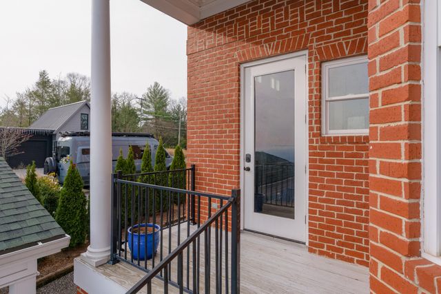 1115 E Brow Road, Lookout Mountain, TN 37350