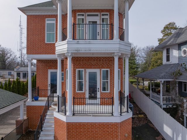 1115 E Brow Road, Lookout Mountain, TN 37350