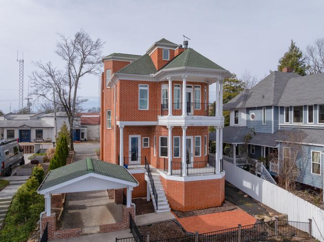 1115 E Brow Road, Lookout Mountain, TN 37350