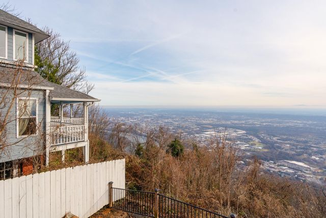 1115 E Brow Road, Lookout Mountain, TN 37350