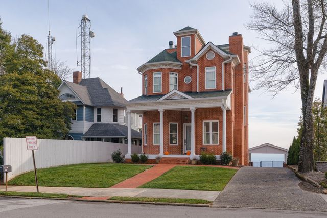 1115 E Brow Road, Lookout Mountain, TN 37350