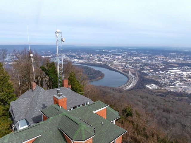 1115 E Brow Road, Lookout Mountain, TN 37350