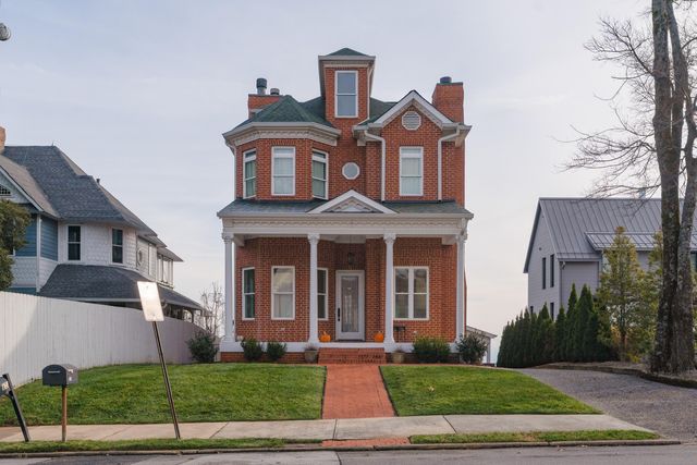 1115 E Brow Road, Lookout Mountain, TN 37350