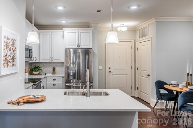 511 Queens Road 2-401, Charlotte, NC 28207
