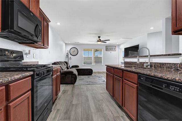 1802 Opal Peach Drive, Rosharon, TX 77583