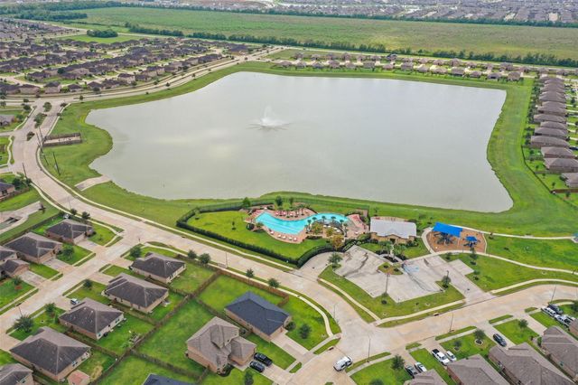 1802 Opal Peach Drive, Rosharon, TX 77583