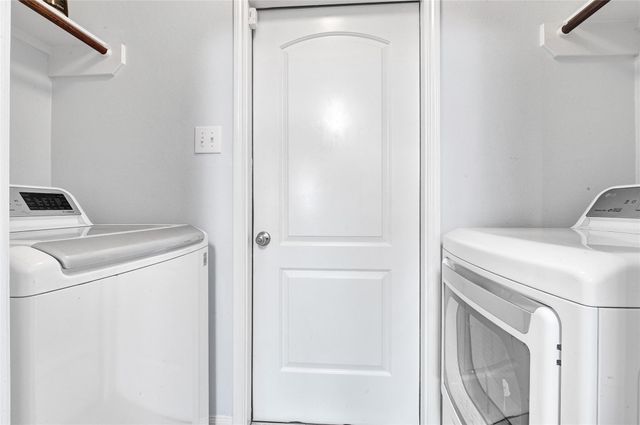 1802 Opal Peach Drive, Rosharon, TX 77583