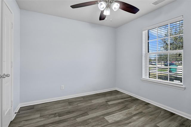 1802 Opal Peach Drive, Rosharon, TX 77583