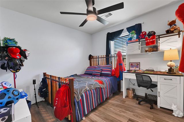 1802 Opal Peach Drive, Rosharon, TX 77583