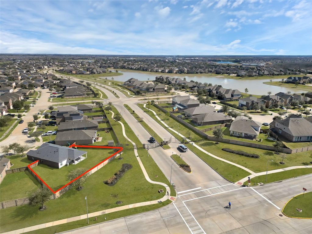 1802 Opal Peach Drive, Rosharon, TX 77583