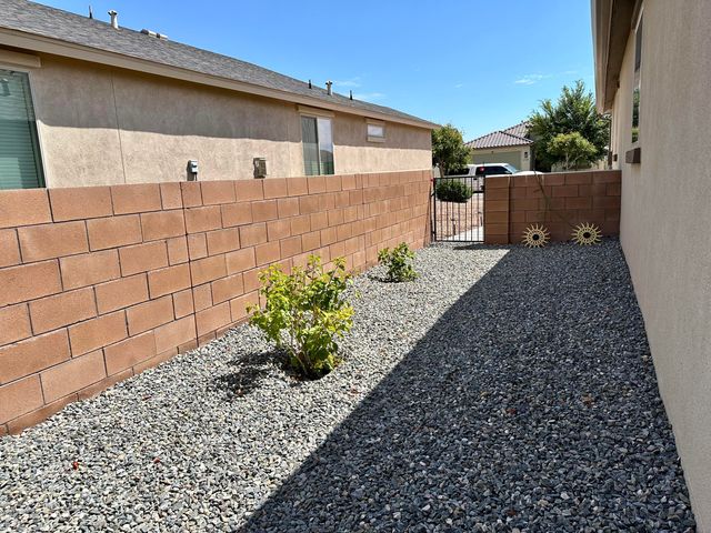 6119 Wyeth Drive SE, Albuquerque, NM 87106