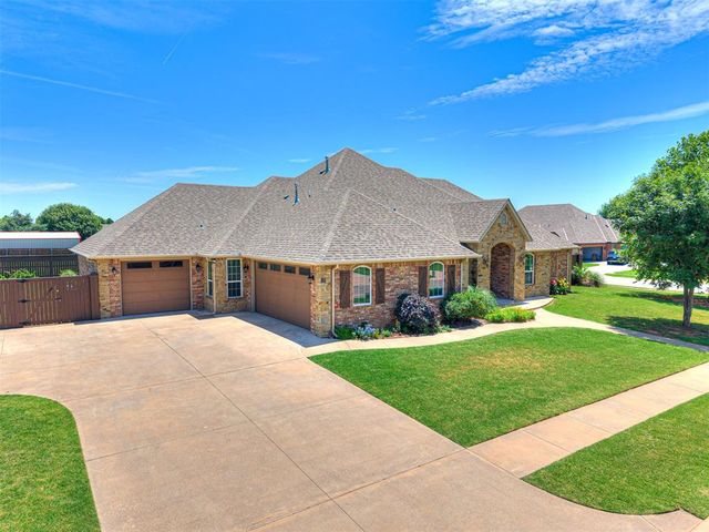 406 Rochester Court, Tuttle, OK 73089