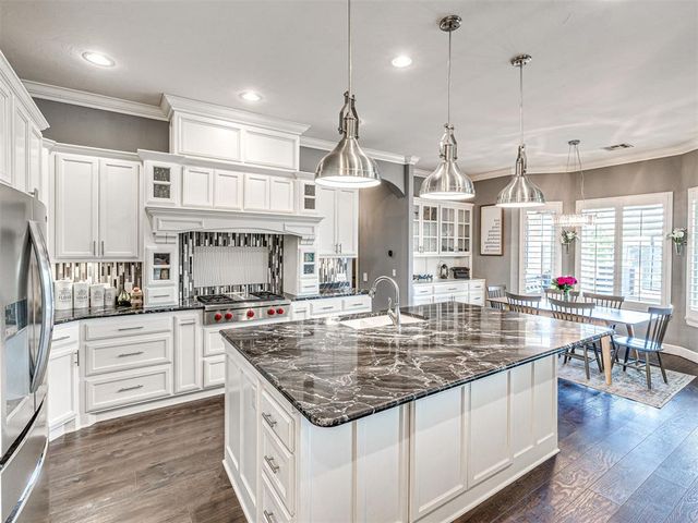 406 Rochester Court, Tuttle, OK 73089
